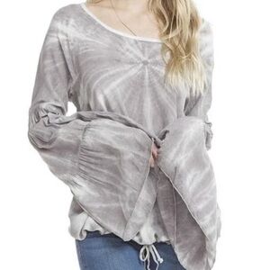 🌻NEW (w/tag) Chaser Tie Dye Bell Sleeve Blouse Size Medium